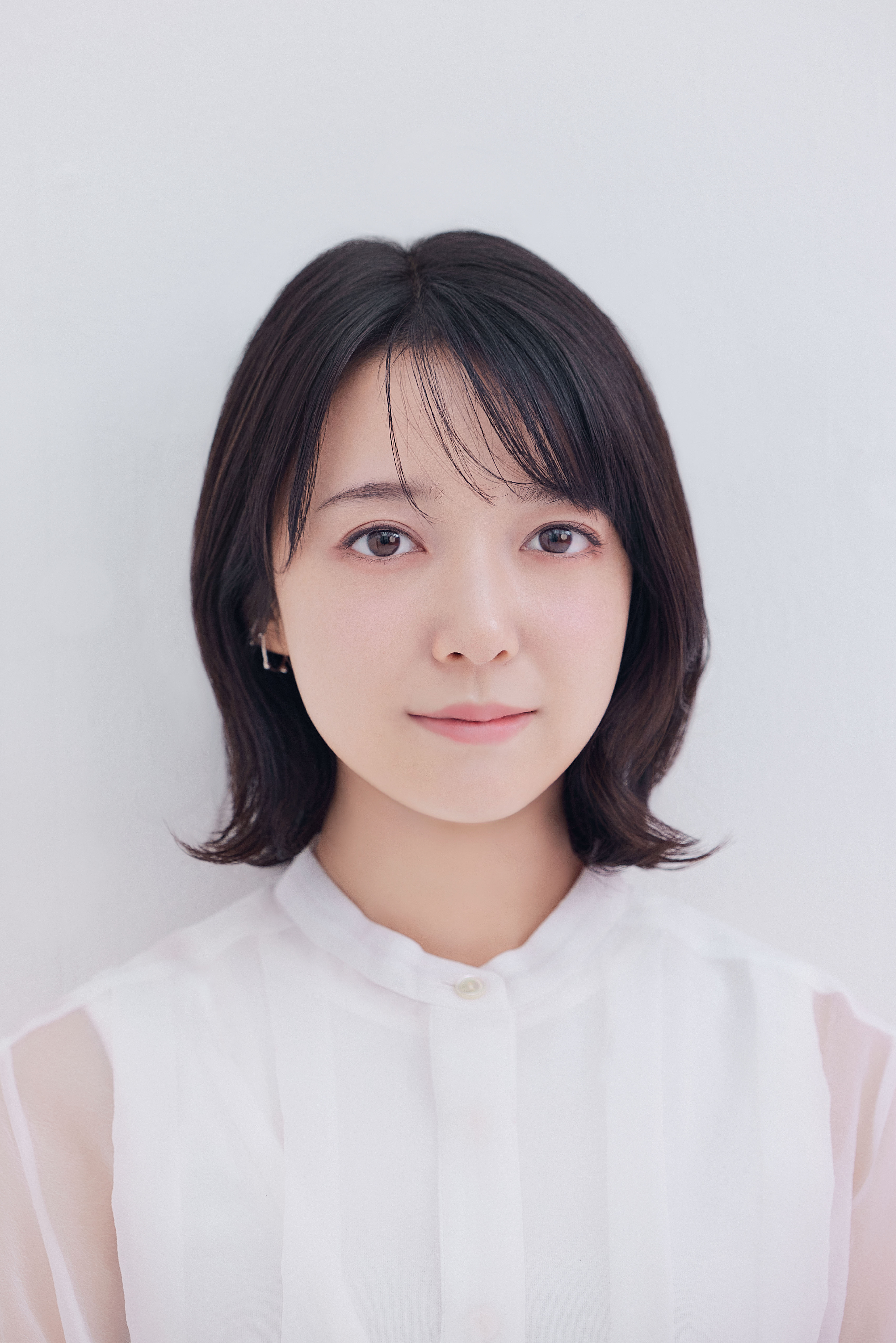 上白石萌音 さん PROFILE | 上白石萌音 オフィシャルホームページ